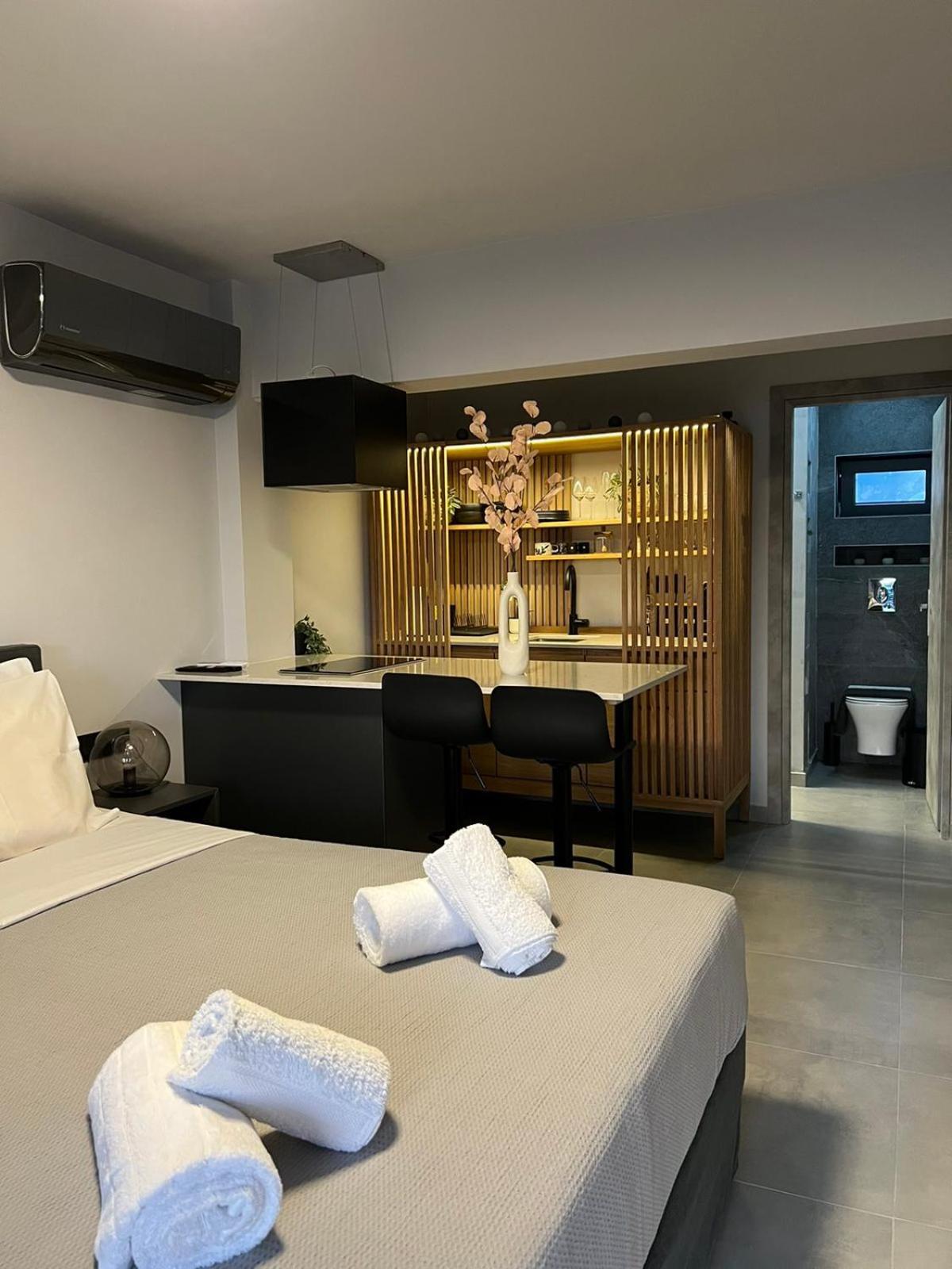 Loft Spa Greece - Enjoy Our Jacuzzi Каламата Екстериор снимка