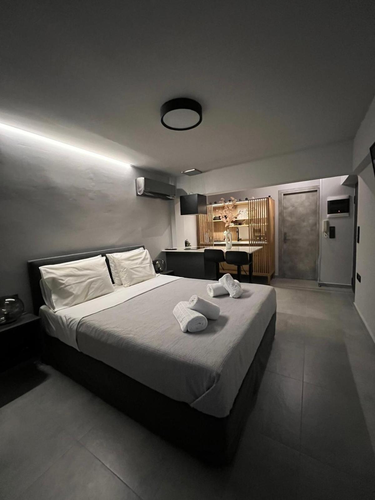 Loft Spa Greece - Enjoy Our Jacuzzi Каламата Екстериор снимка